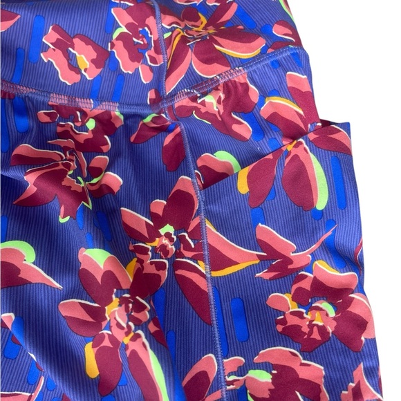 Athleta Vibrant Floral Activewear Set - Picture 5 of 8